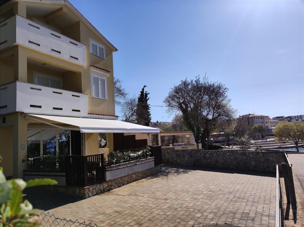 Apartman Emili Malinska Exterior photo